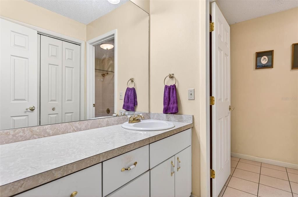 For Sale: $379,900 (3 beds, 2 baths, 1884 Square Feet)