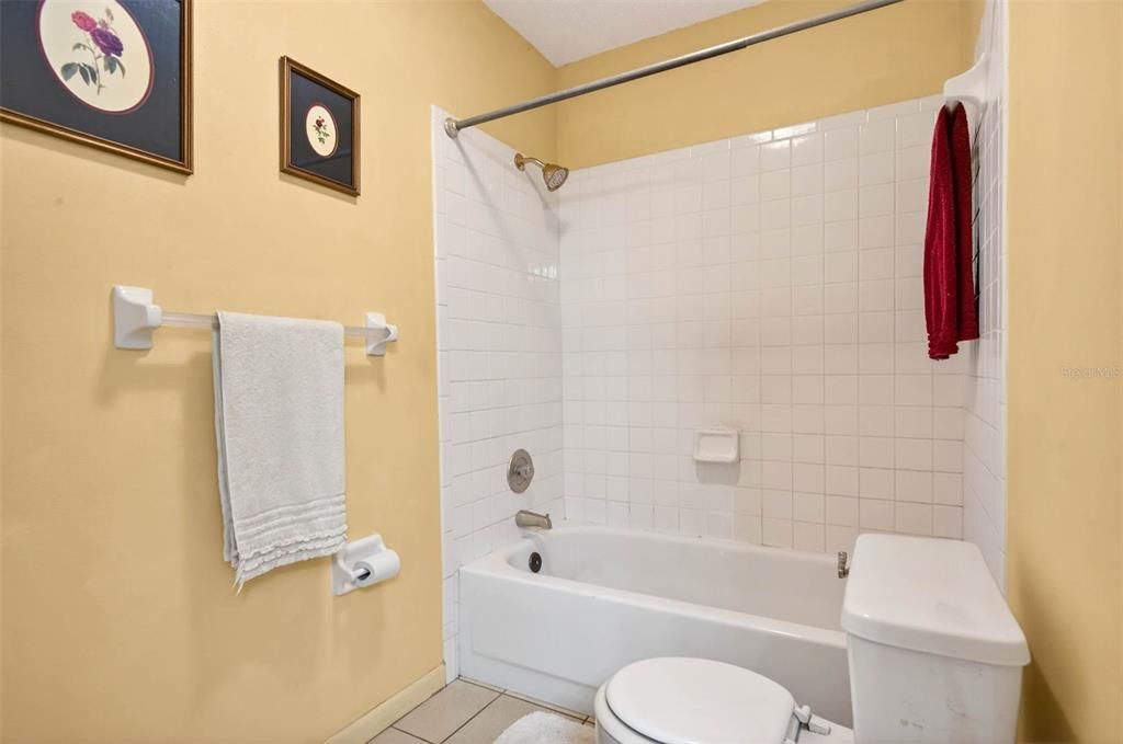 For Sale: $379,900 (3 beds, 2 baths, 1884 Square Feet)