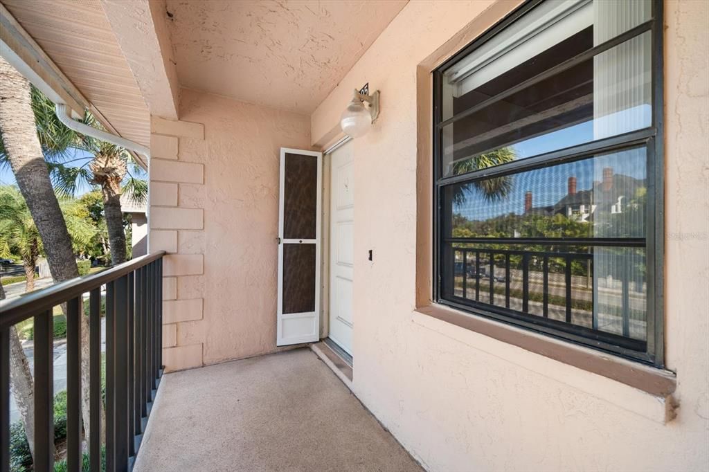 На продажу: $238,000 (2 спален, 2 ванн, 924 Квадратных фут)