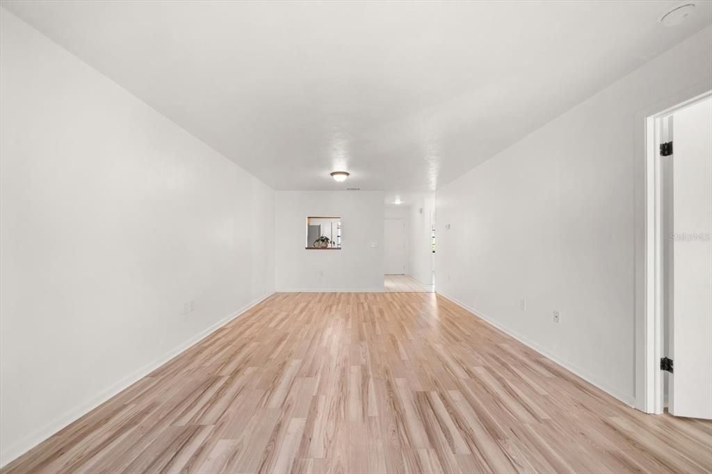 На продажу: $238,000 (2 спален, 2 ванн, 924 Квадратных фут)