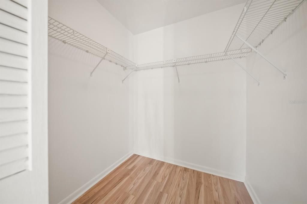 На продажу: $238,000 (2 спален, 2 ванн, 924 Квадратных фут)