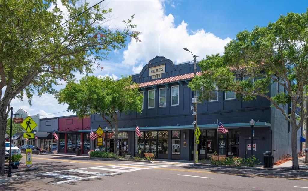 На продажу: $238,000 (2 спален, 2 ванн, 924 Квадратных фут)