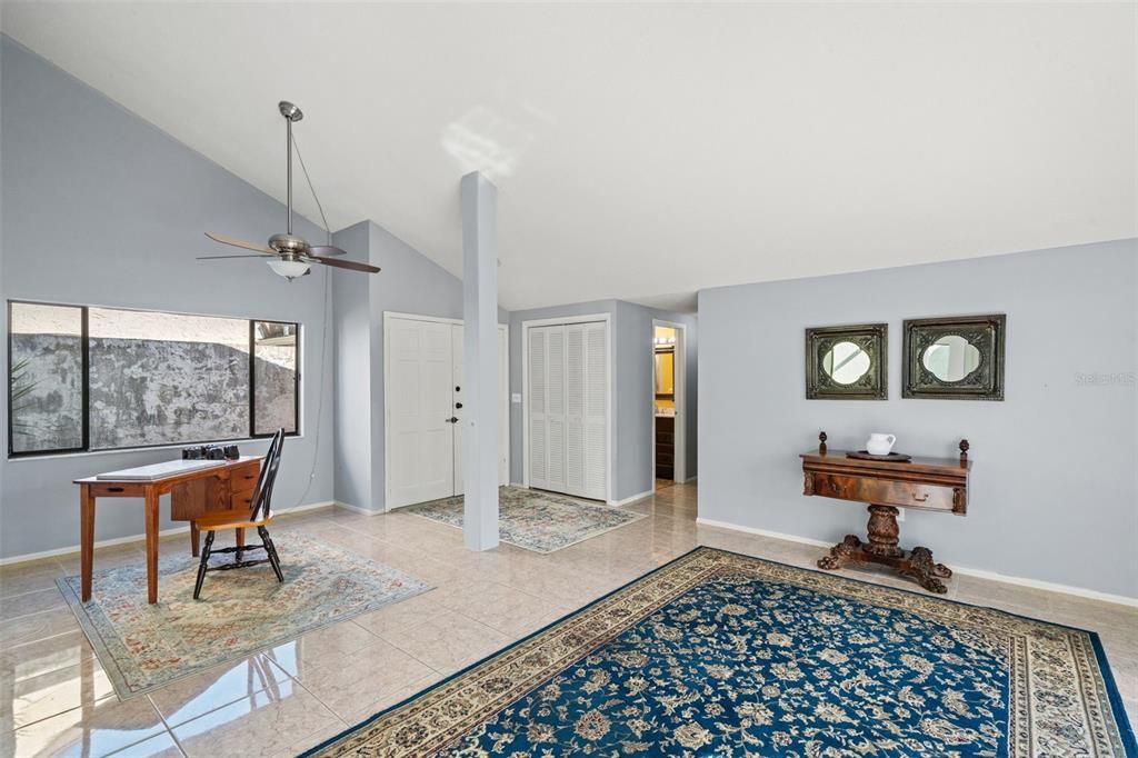 待售: $220,000 (2 贝兹, 2 浴室, 1464 平方英尺)