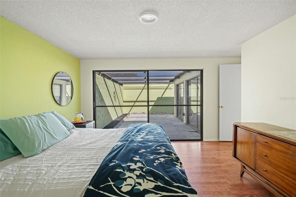 待售: $220,000 (2 贝兹, 2 浴室, 1464 平方英尺)