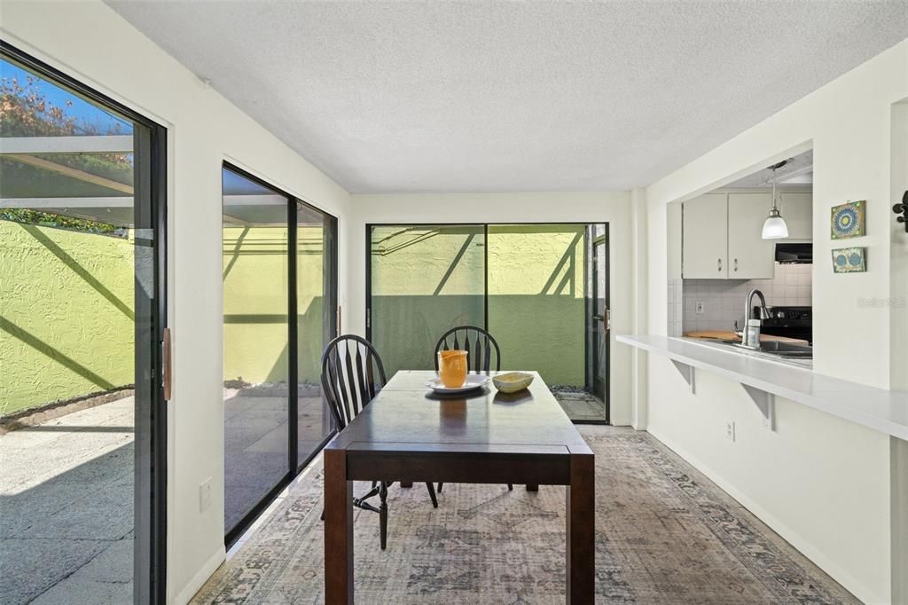 待售: $220,000 (2 贝兹, 2 浴室, 1464 平方英尺)