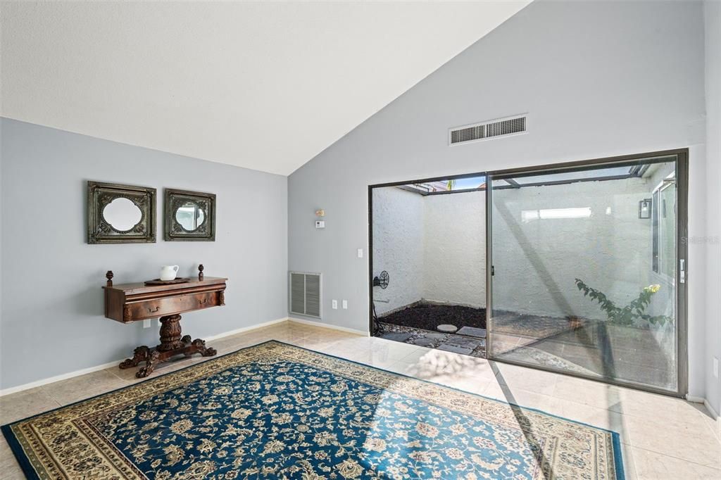 待售: $220,000 (2 贝兹, 2 浴室, 1464 平方英尺)