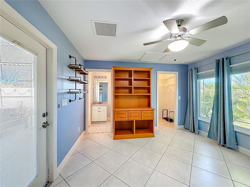 En Venta: $420,000 (3 camas, 3 baños, 2044 Pies cuadrados)