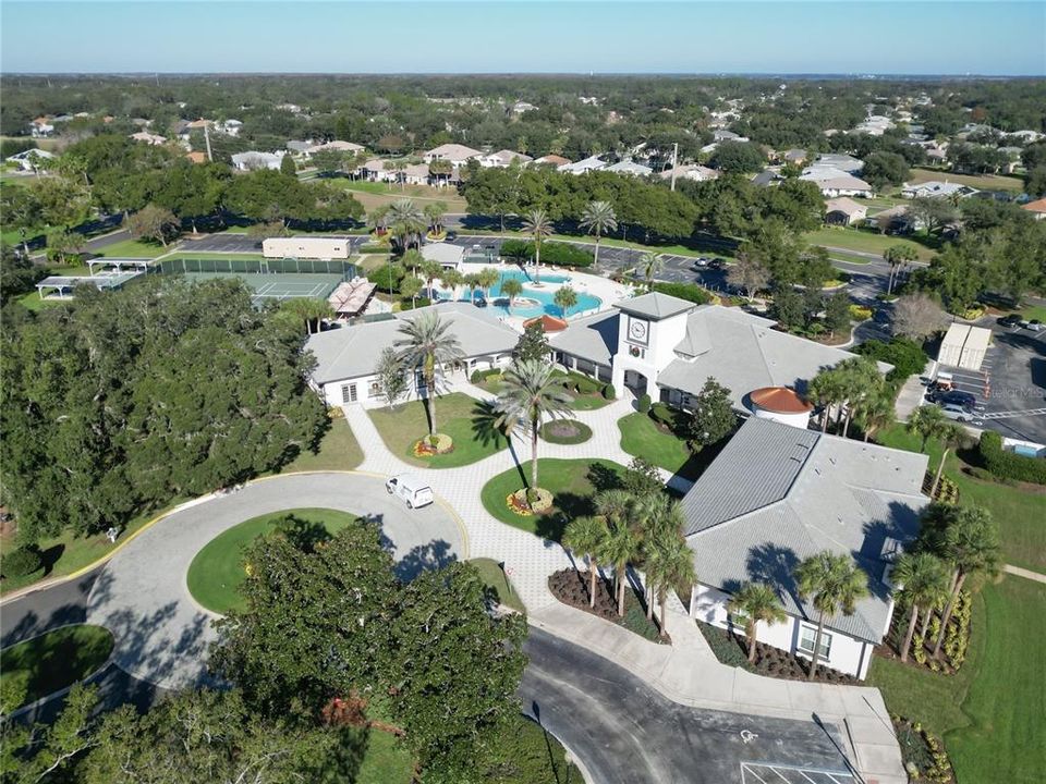 En Venta: $420,000 (3 camas, 3 baños, 2044 Pies cuadrados)