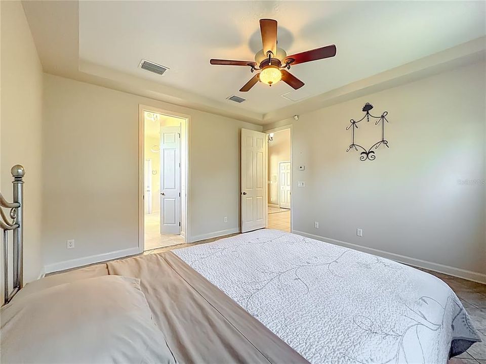 En Venta: $420,000 (3 camas, 3 baños, 2044 Pies cuadrados)