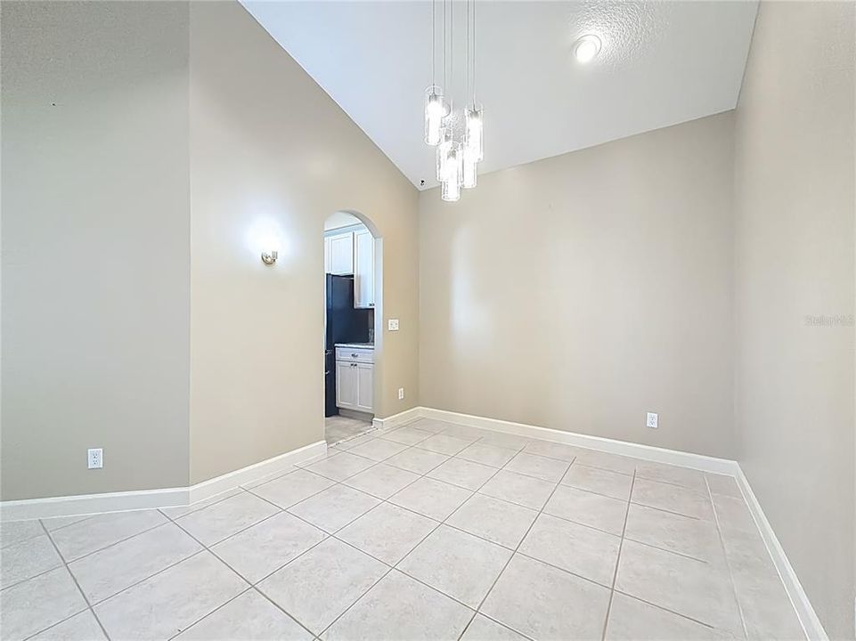 En Venta: $420,000 (3 camas, 3 baños, 2044 Pies cuadrados)