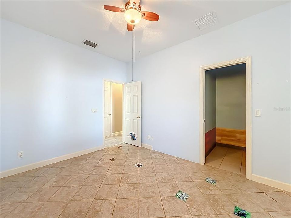 En Venta: $420,000 (3 camas, 3 baños, 2044 Pies cuadrados)