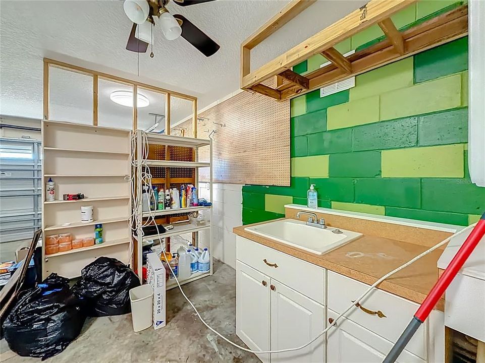 En Venta: $420,000 (3 camas, 3 baños, 2044 Pies cuadrados)