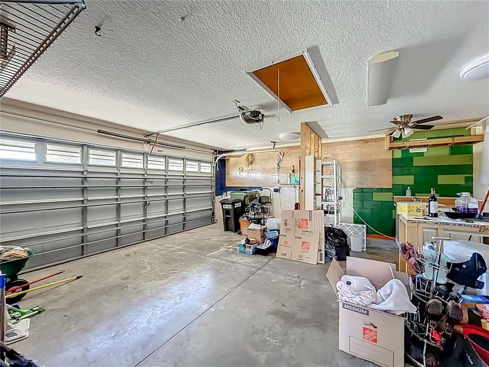 En Venta: $420,000 (3 camas, 3 baños, 2044 Pies cuadrados)