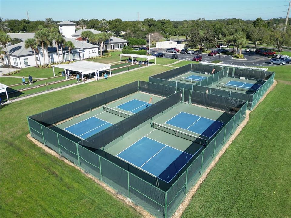 En Venta: $420,000 (3 camas, 3 baños, 2044 Pies cuadrados)