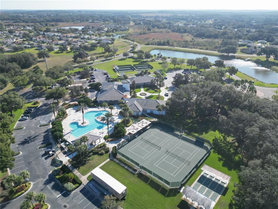 En Venta: $420,000 (3 camas, 3 baños, 2044 Pies cuadrados)