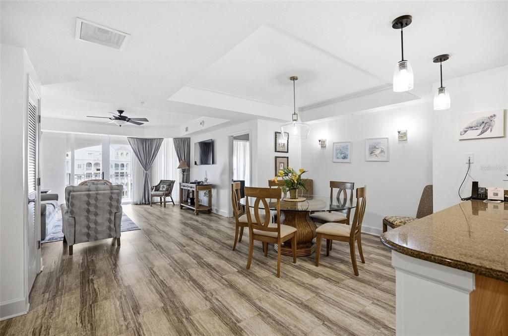 На продажу: $735,000 (3 спален, 3 ванн, 1676 Квадратных фут)