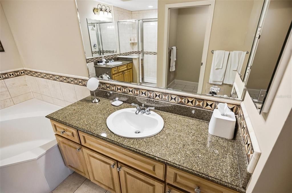 На продажу: $735,000 (3 спален, 3 ванн, 1676 Квадратных фут)