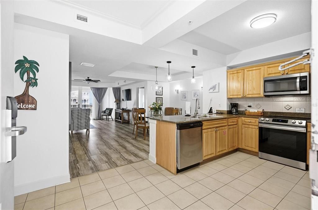 На продажу: $735,000 (3 спален, 3 ванн, 1676 Квадратных фут)