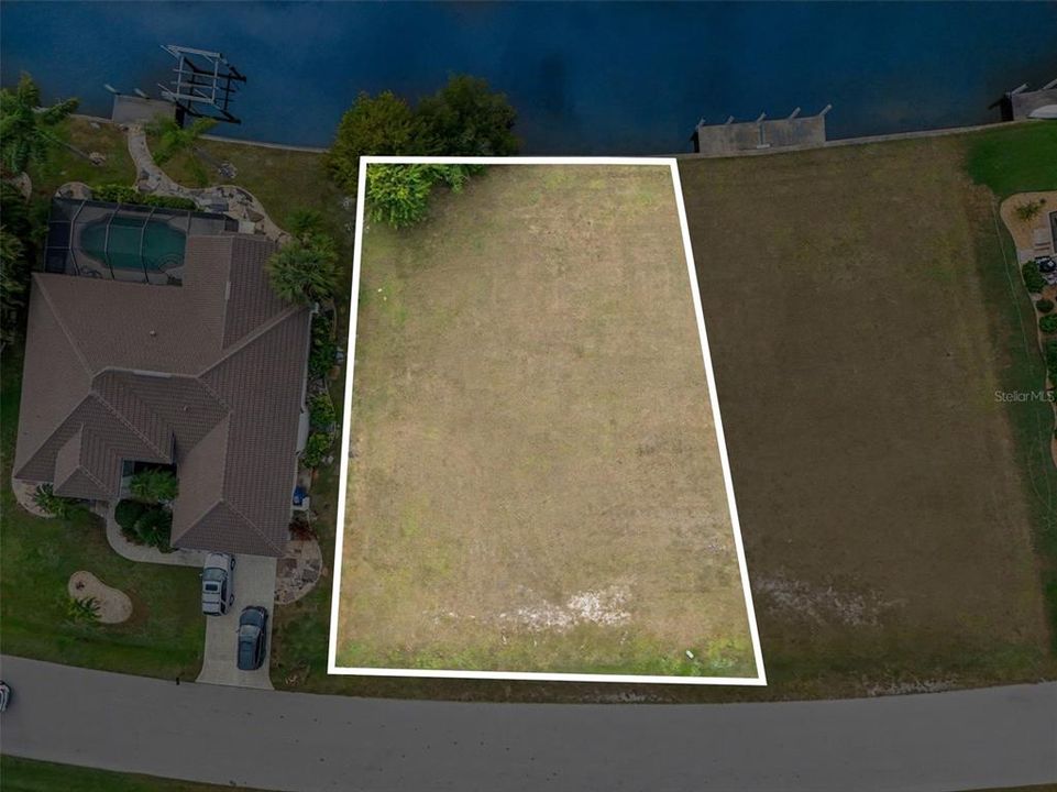 En Venta: $385,000 (0.22 acres)