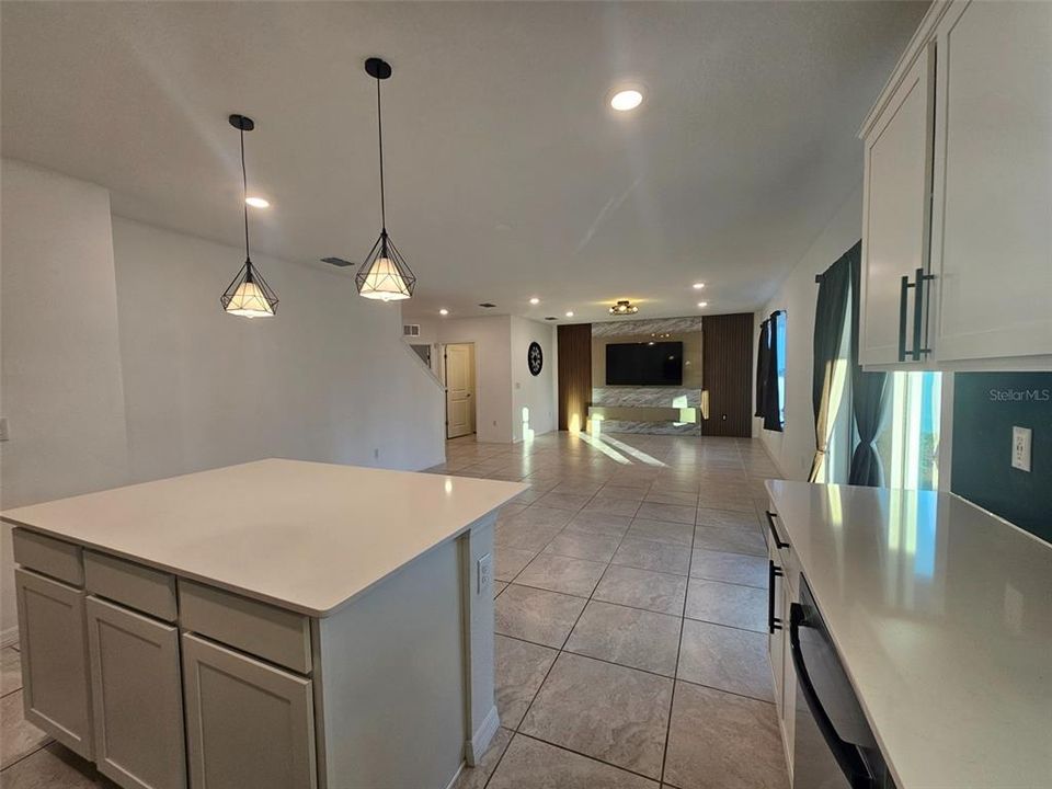 En Renta: $2,750 (5 camas, 3 baños, 2416 Pies cuadrados)