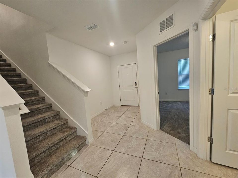 En Renta: $2,750 (5 camas, 3 baños, 2416 Pies cuadrados)