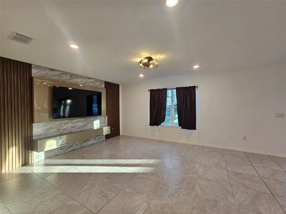 En Renta: $2,750 (5 camas, 3 baños, 2416 Pies cuadrados)