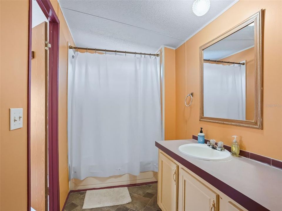 На продажу: $325,000 (2 спален, 2 ванн, 1008 Квадратных фут)