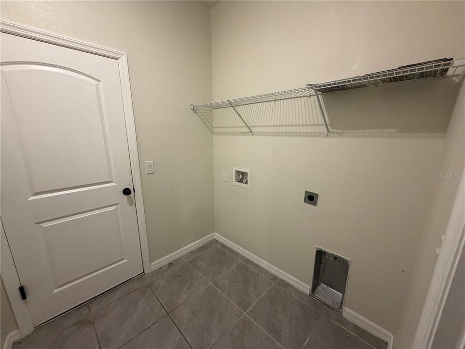 В аренду: $2,499 (4 спален, 2 ванн, 2350 Квадратных фут)