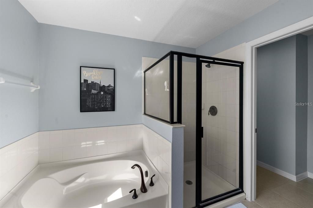 待售: $415,000 (5 贝兹, 3 浴室, 2632 平方英尺)