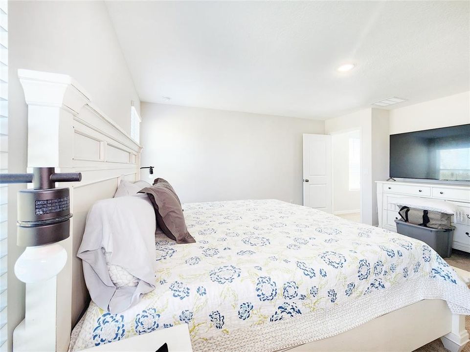 For Sale: $435,000 (4 beds, 2 baths, 2226 Square Feet)