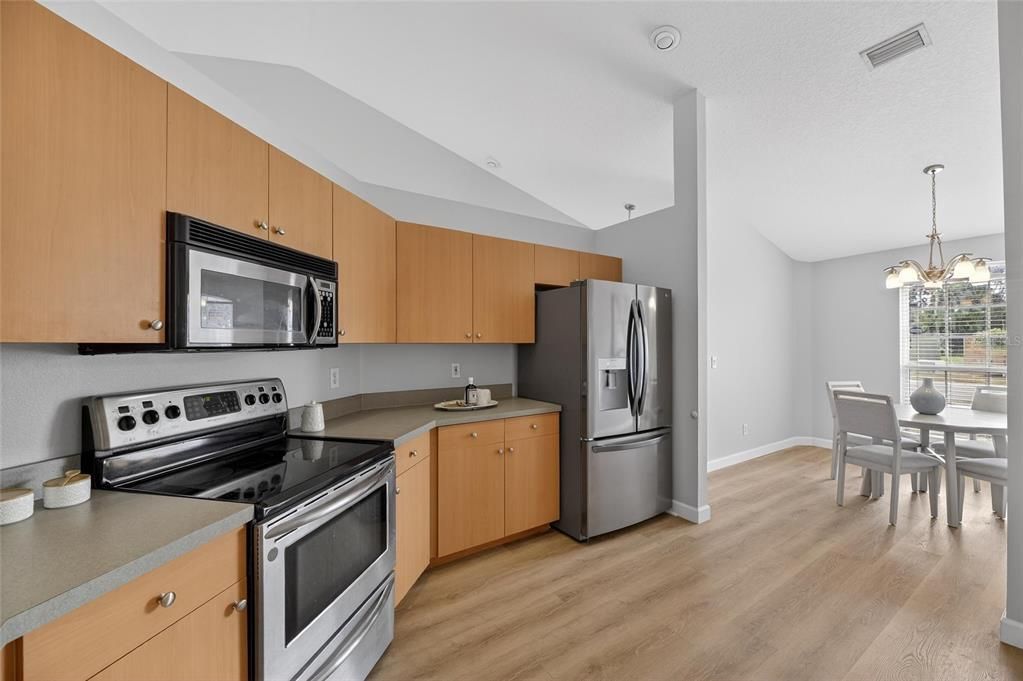 待售: $329,900 (3 贝兹, 2 浴室, 1498 平方英尺)