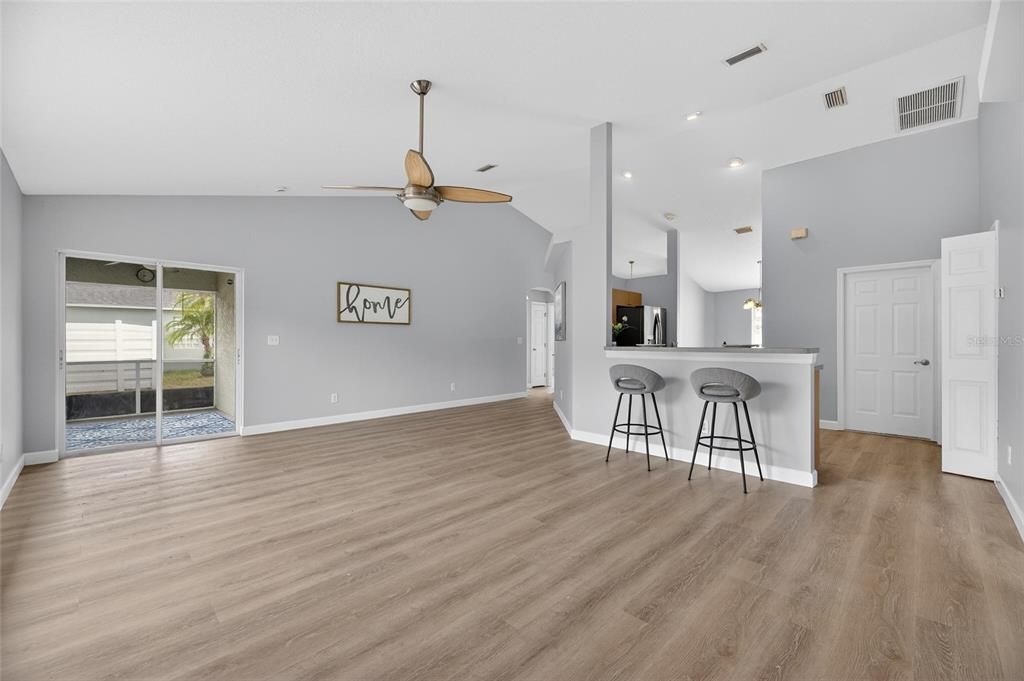 待售: $329,900 (3 贝兹, 2 浴室, 1498 平方英尺)