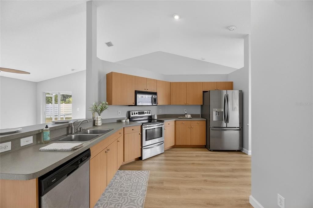 待售: $329,900 (3 贝兹, 2 浴室, 1498 平方英尺)