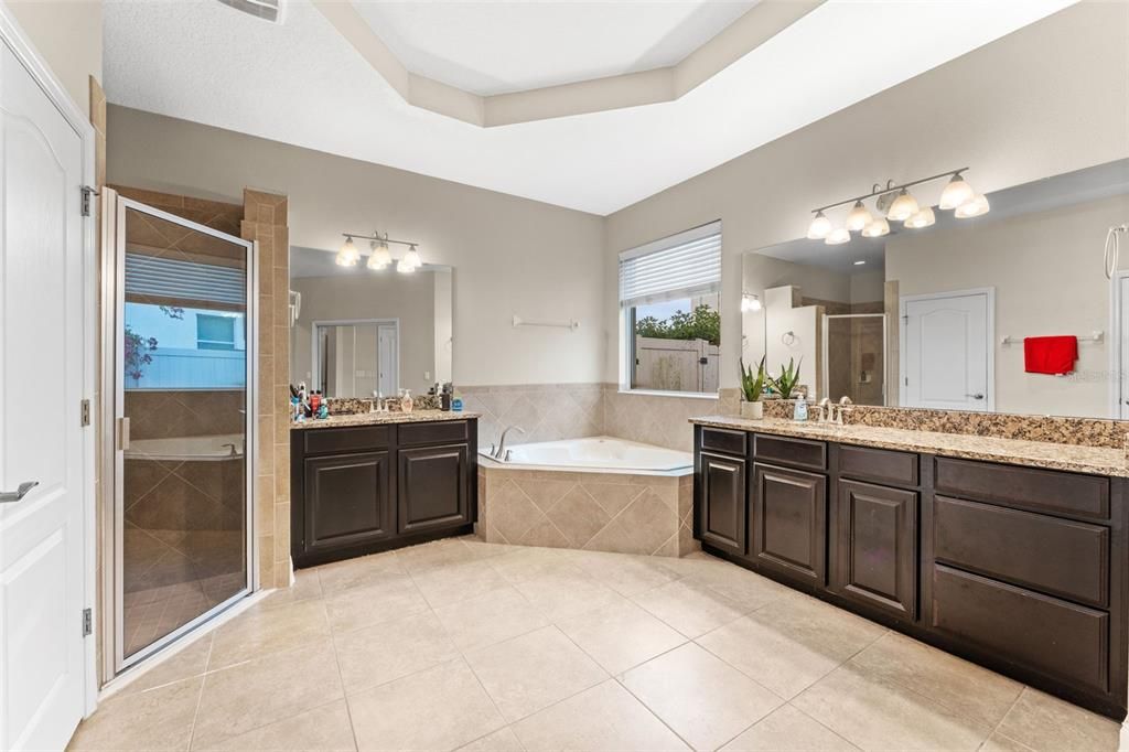 На продажу: $1,000,000 (4 спален, 4 ванн, 3957 Квадратных фут)