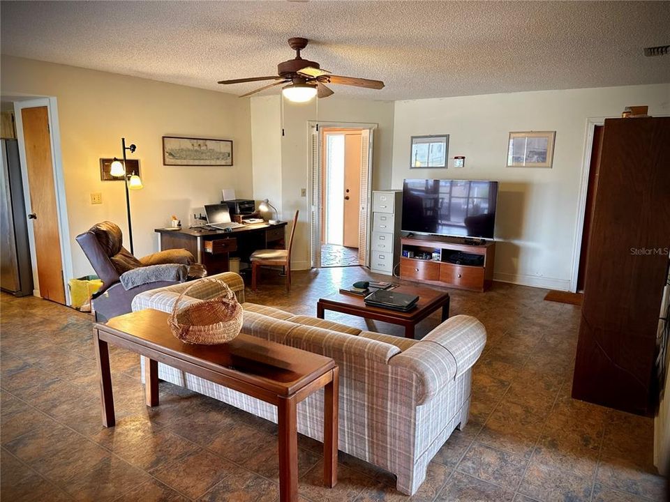 For Sale: $430,000 (3 beds, 2 baths, 1611 Square Feet)