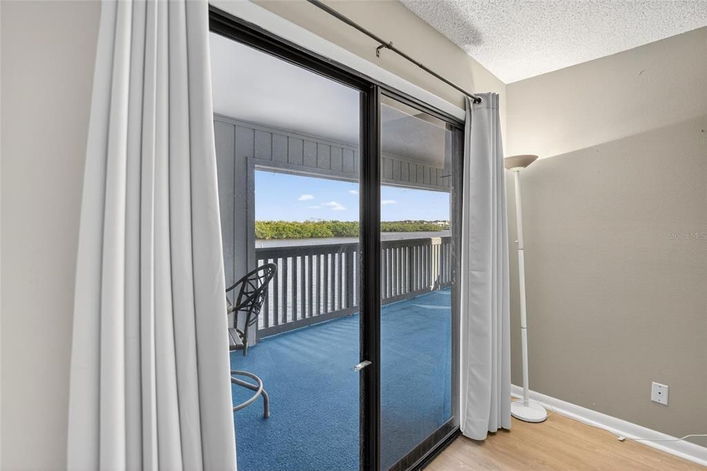 待售: $350,000 (2 贝兹, 2 浴室, 1095 平方英尺)