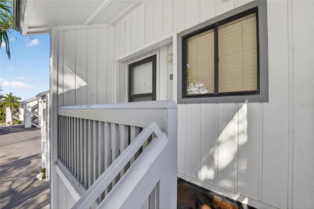 待售: $350,000 (2 贝兹, 2 浴室, 1095 平方英尺)