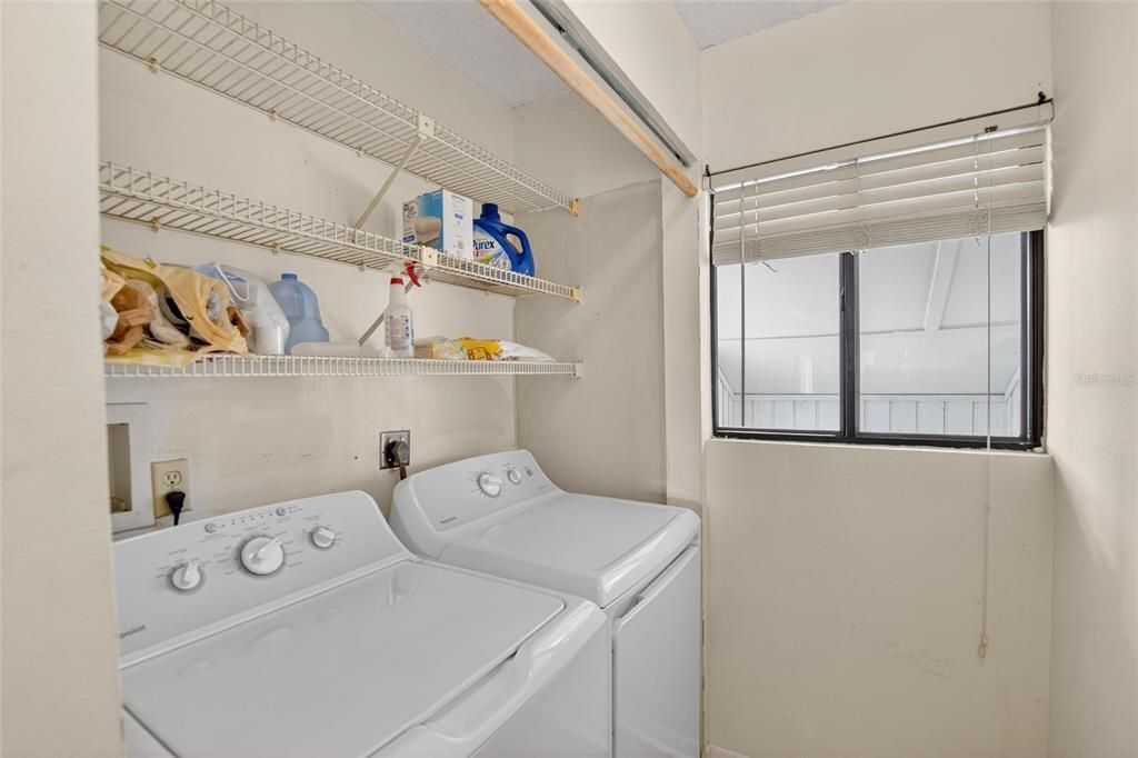 待售: $350,000 (2 贝兹, 2 浴室, 1095 平方英尺)