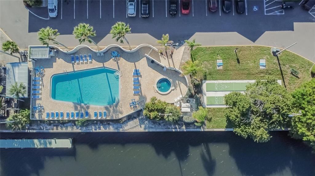 待售: $350,000 (2 贝兹, 2 浴室, 1095 平方英尺)