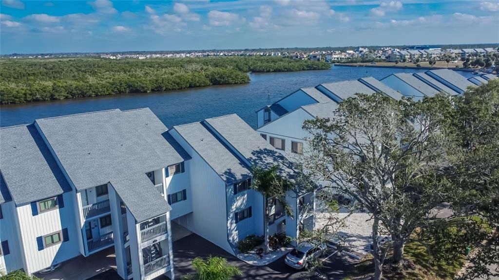 待售: $350,000 (2 贝兹, 2 浴室, 1095 平方英尺)