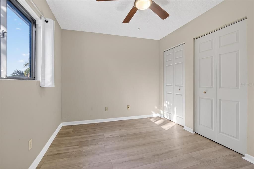 待售: $350,000 (2 贝兹, 2 浴室, 1095 平方英尺)