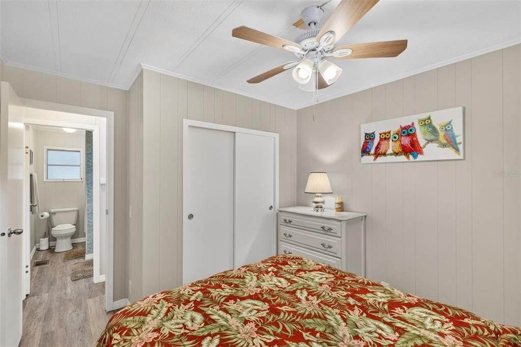 待售: $155,000 (2 贝兹, 2 浴室, 864 平方英尺)