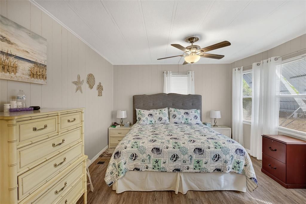 待售: $155,000 (2 贝兹, 2 浴室, 864 平方英尺)