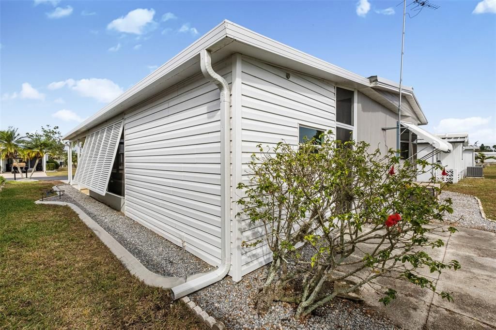 待售: $155,000 (2 贝兹, 2 浴室, 864 平方英尺)