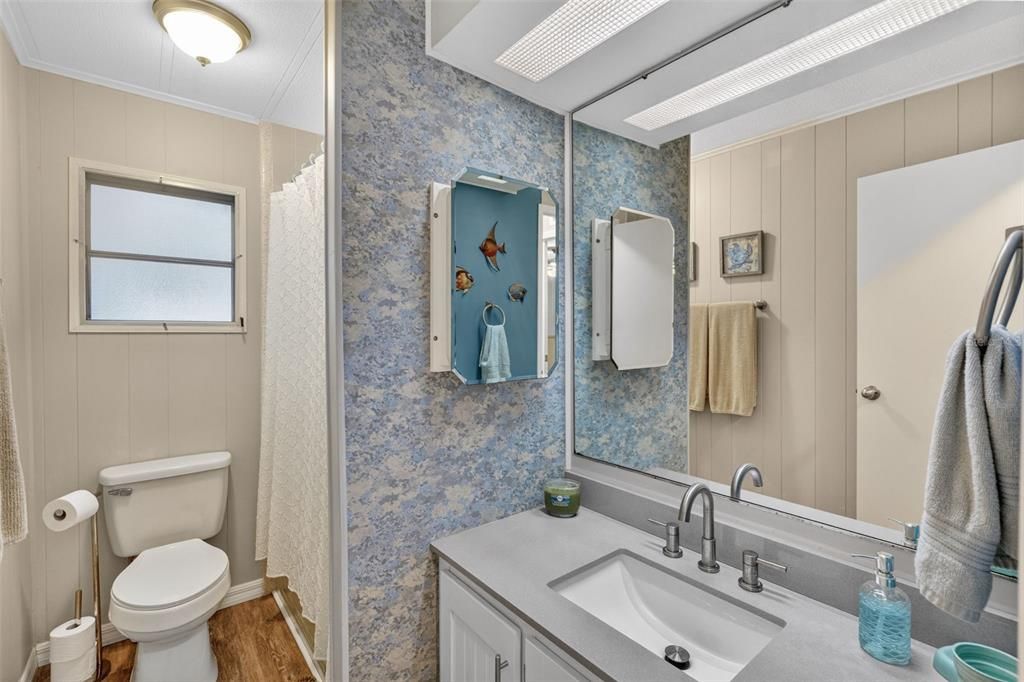 待售: $155,000 (2 贝兹, 2 浴室, 864 平方英尺)