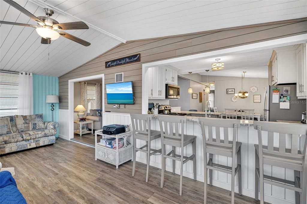 待售: $155,000 (2 贝兹, 2 浴室, 864 平方英尺)