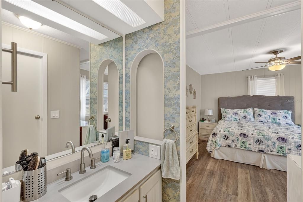 待售: $155,000 (2 贝兹, 2 浴室, 864 平方英尺)