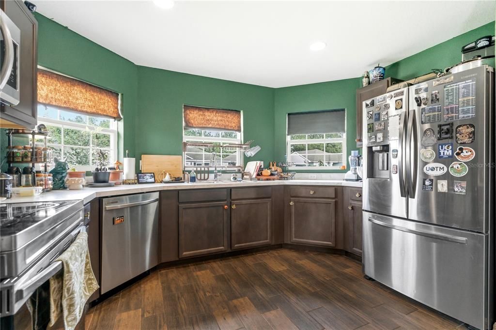 For Sale: $340,000 (3 beds, 2 baths, 1391 Square Feet)