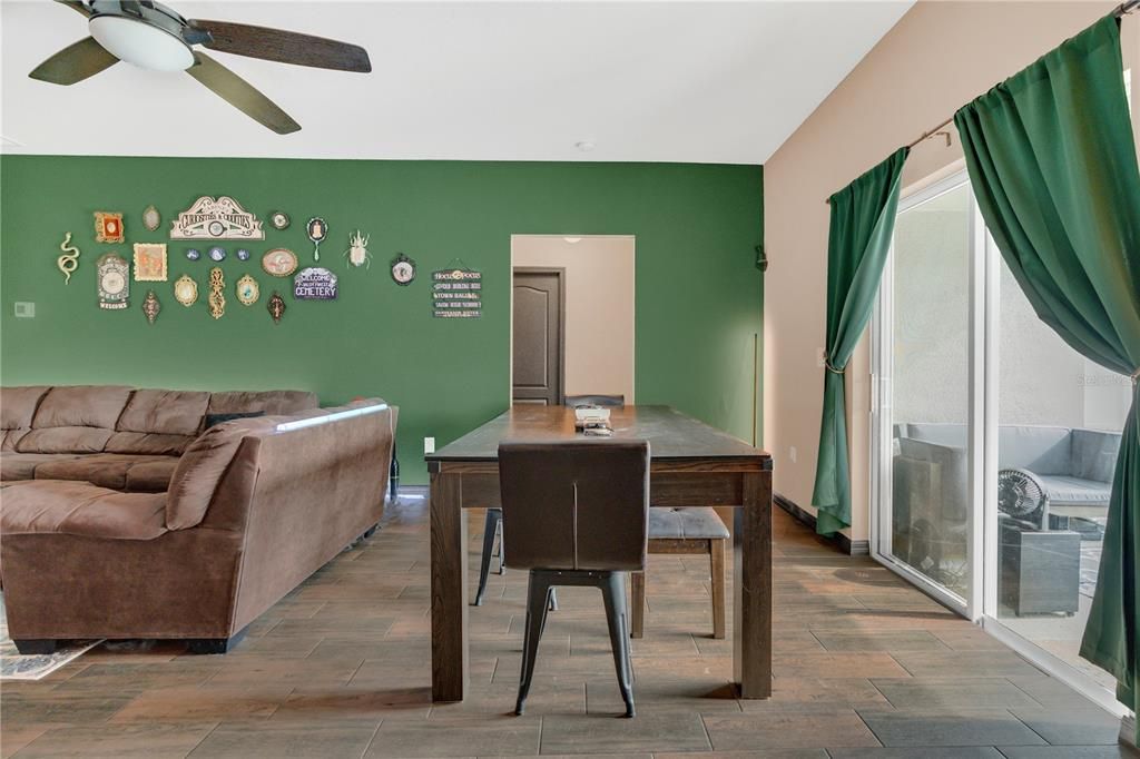 For Sale: $340,000 (3 beds, 2 baths, 1391 Square Feet)