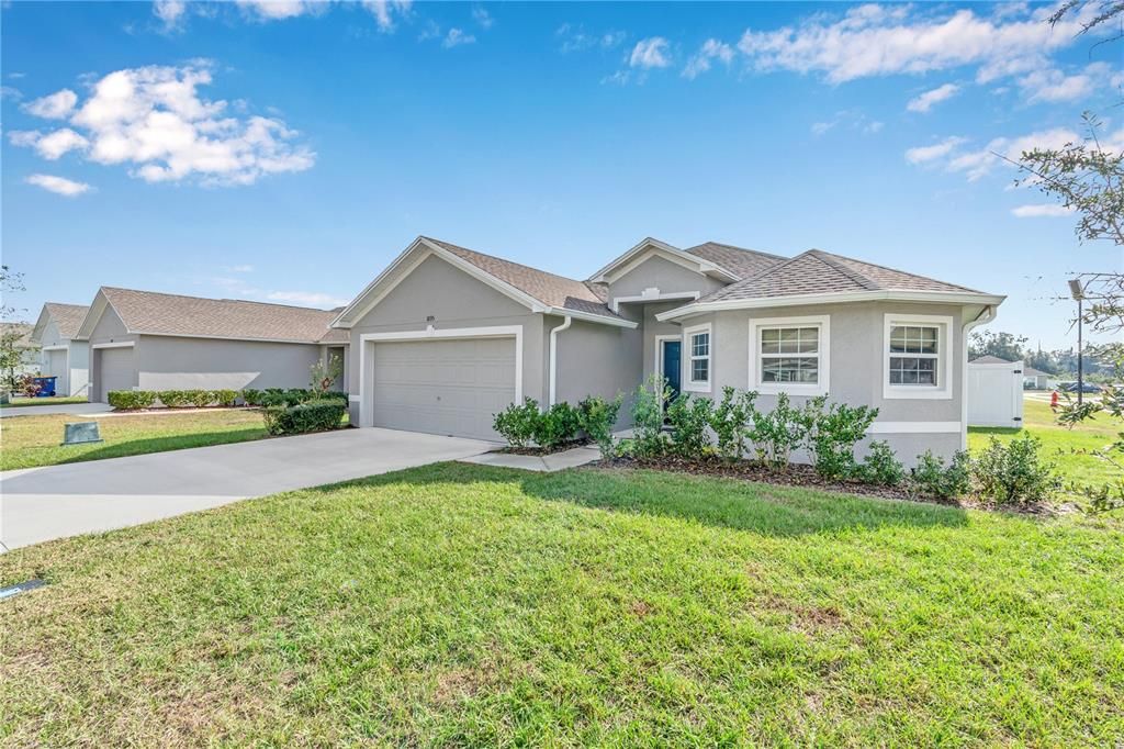 For Sale: $340,000 (3 beds, 2 baths, 1391 Square Feet)